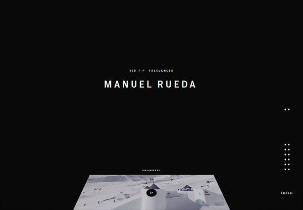 一个名为Manuel Rueda的黑色网页设计的截图