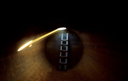 这是隧道尽头的光明