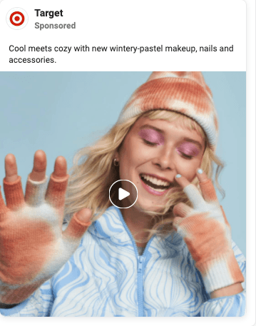 塔吉特百货的视频广告，一个女孩为冬装做模特